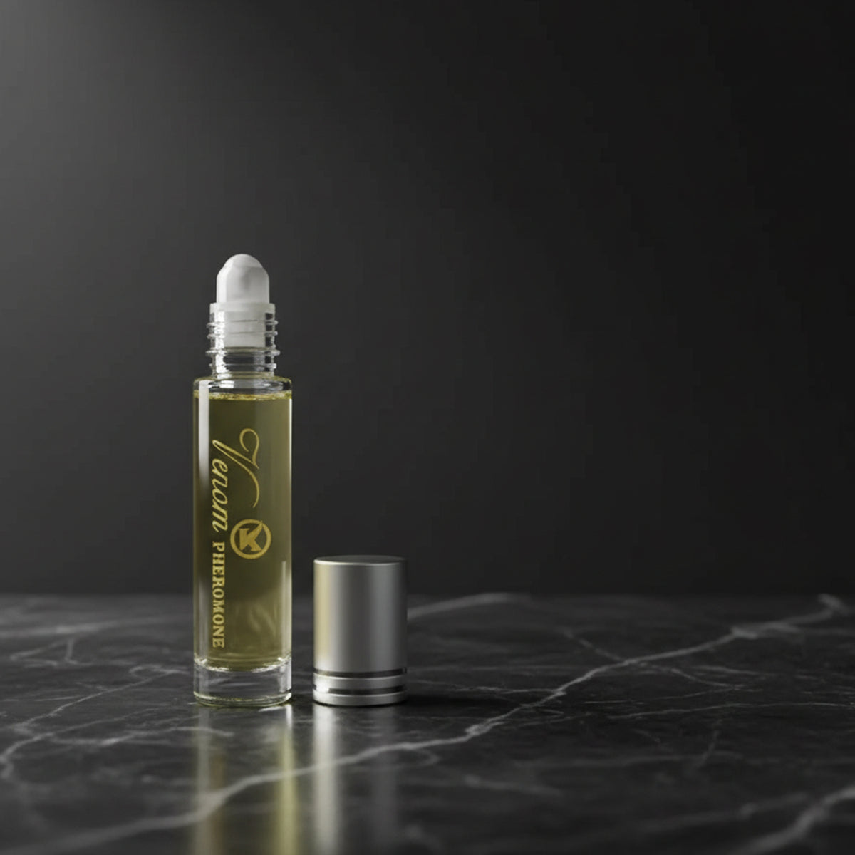• عطر فينوم فيرومون رول اون للرجال