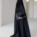• فستان اسود