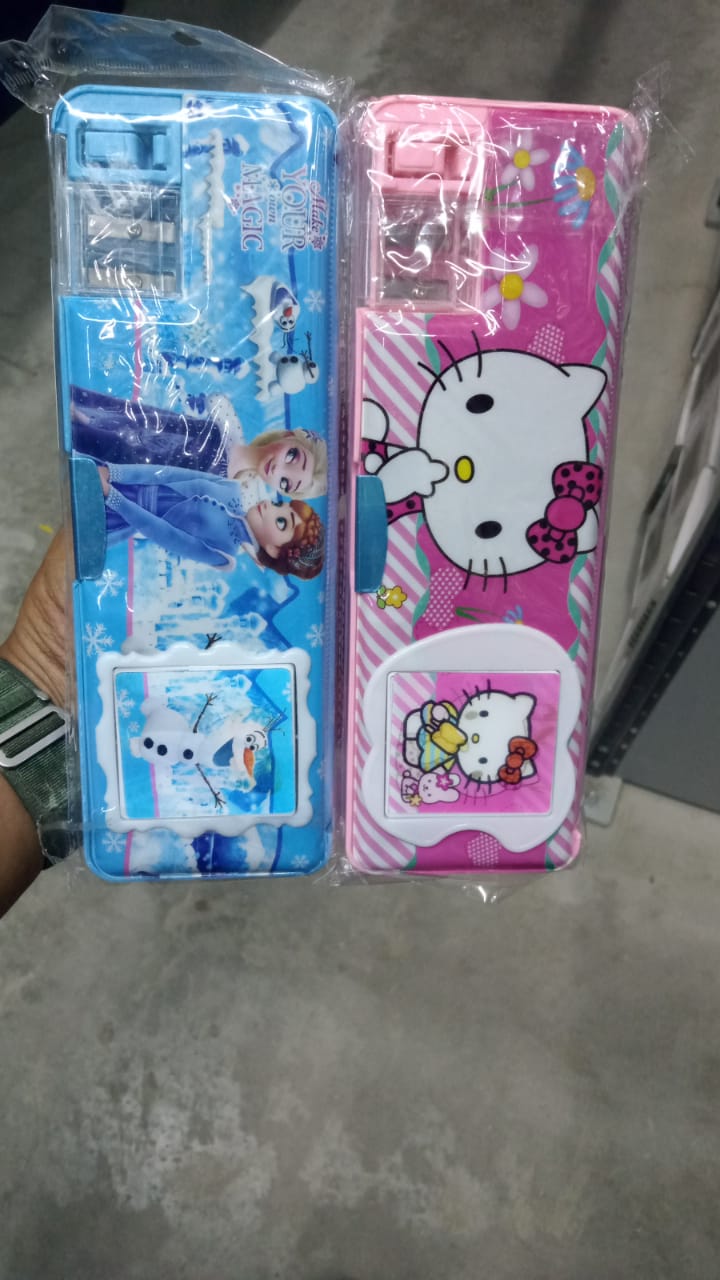 مقلمة مدرسية بألة حاسبة