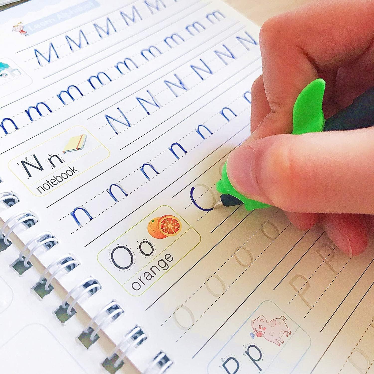 دفتر تدريبات سحرية من سانك، (4 كتب + 10 عبوات اعادة تعبئة+ قلم + 1 مقبض)