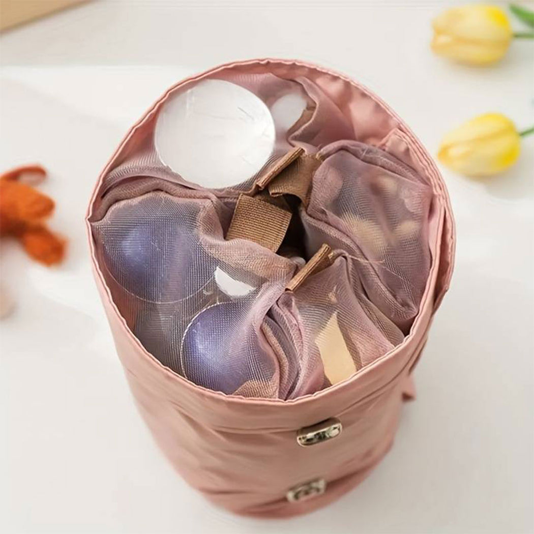• حقيبة ميك اب عملية للسفر